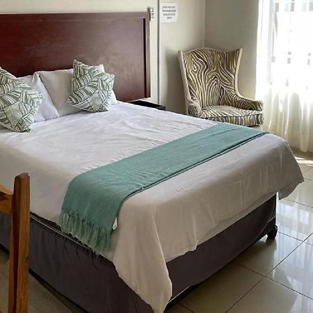 Отель Khutsong Guests House Бургерсфорт Экстерьер фото